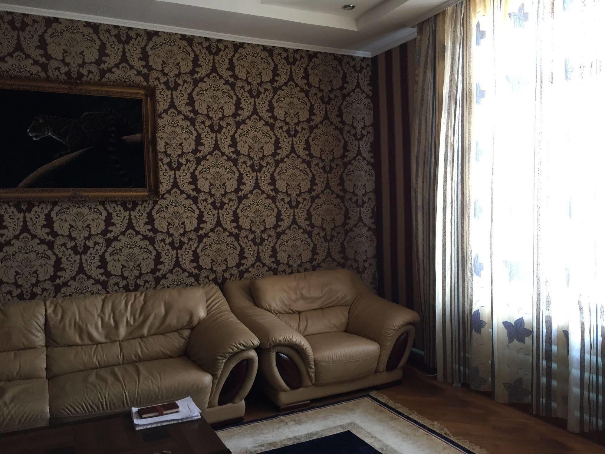 Rise Hotel Almaty Exterior foto